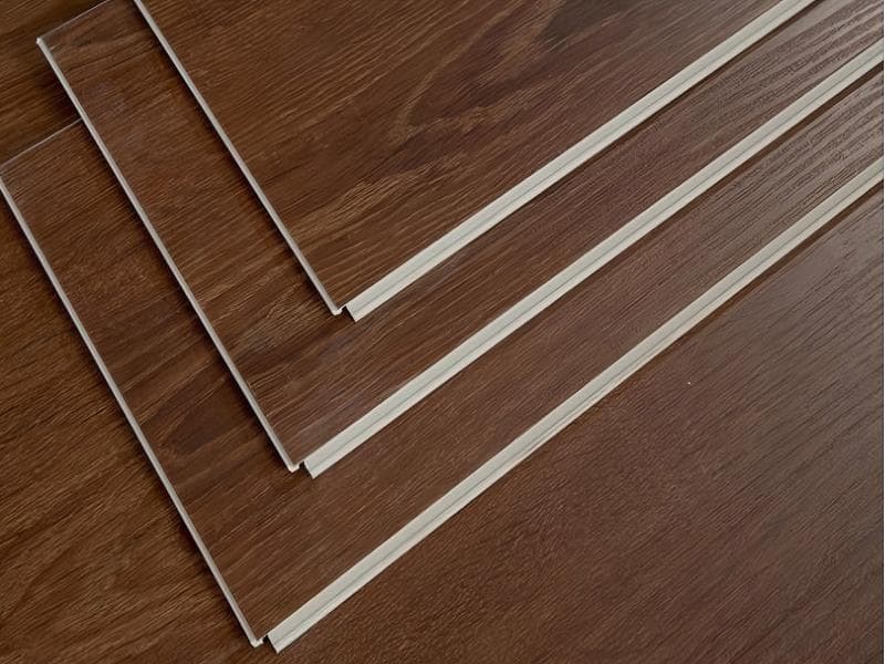 Ligne d'extrusion de feuilles de revêtement de sol en PVC (SPC/LVT)