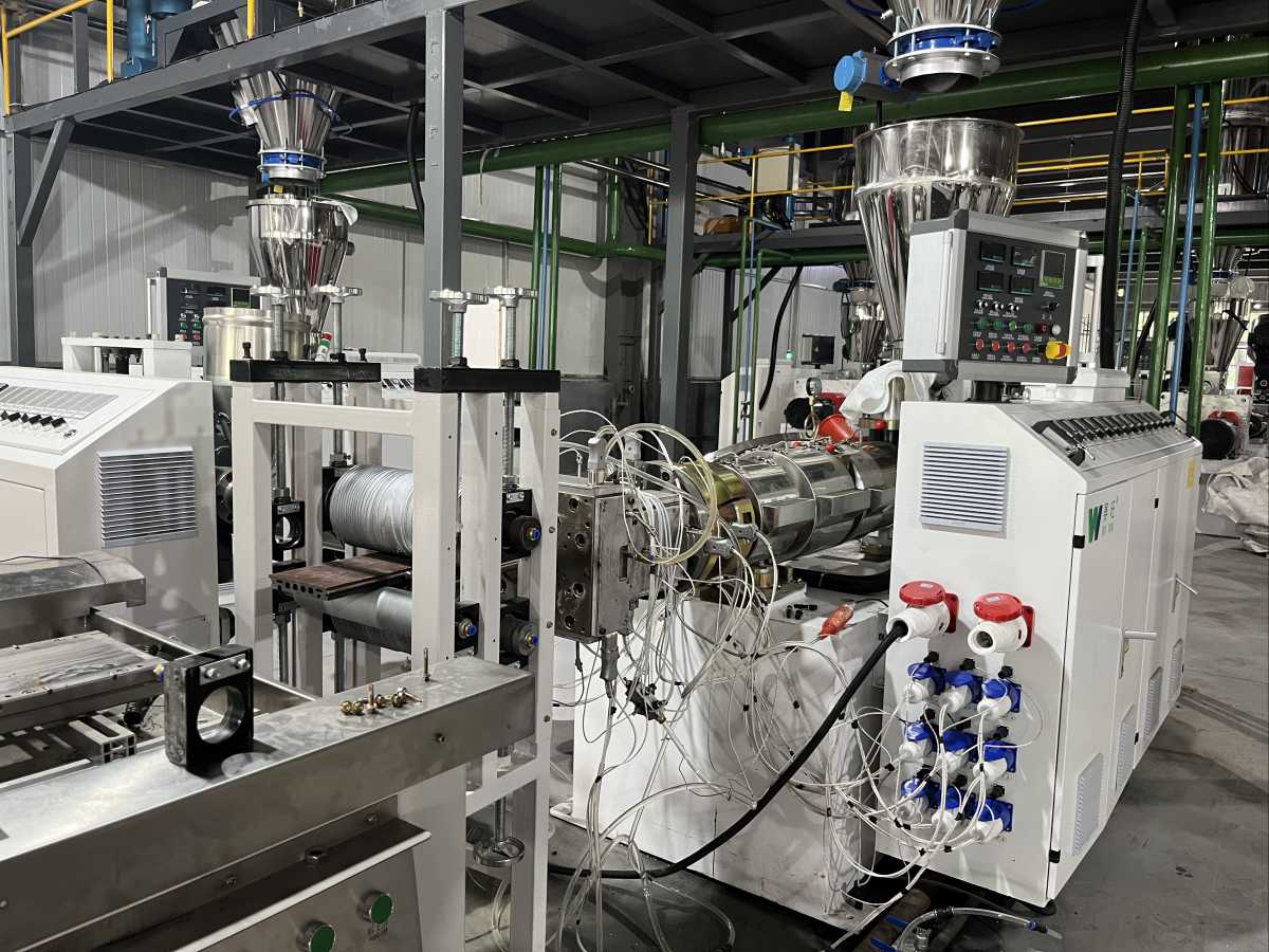 High output WPC two-step extrusion line