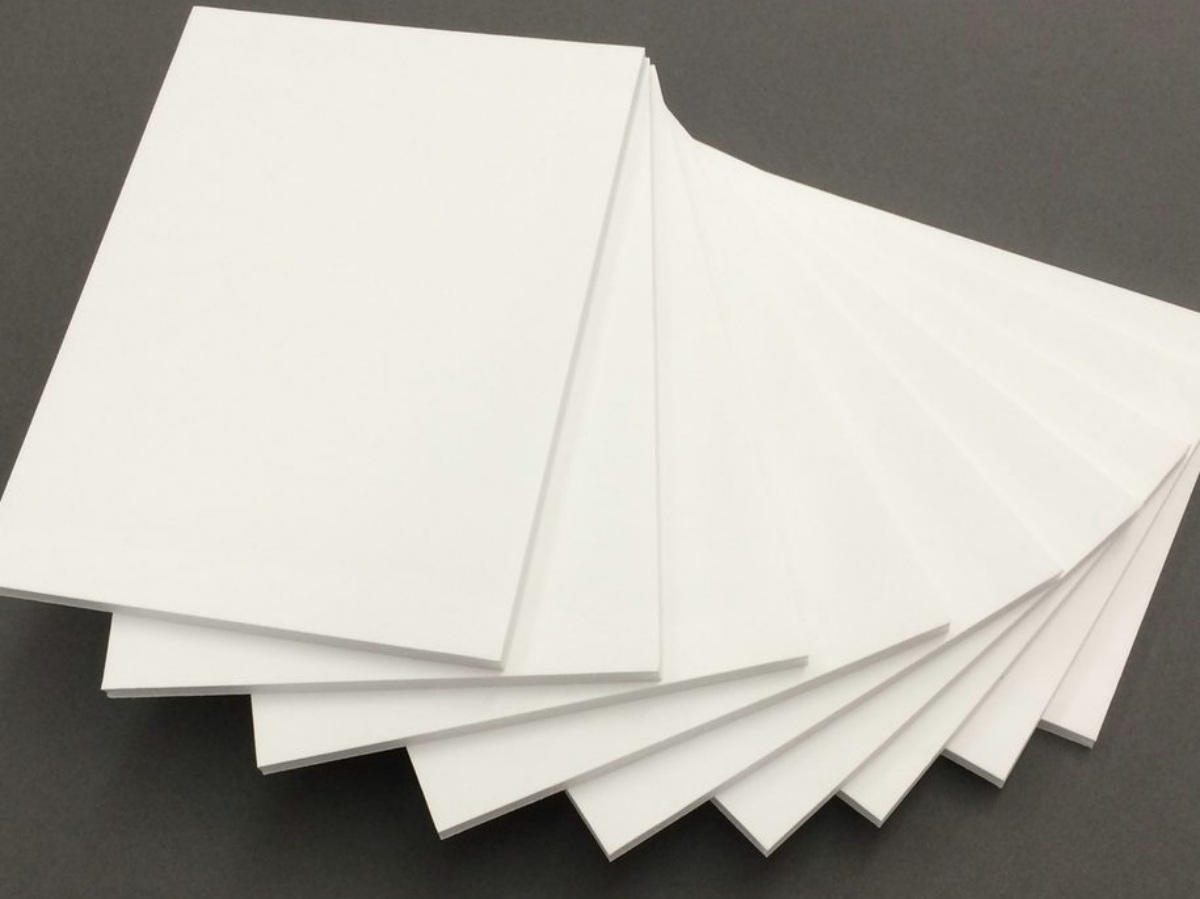 Ligne d'extrusion de panneaux de meubles en WPC (PVC + bois)