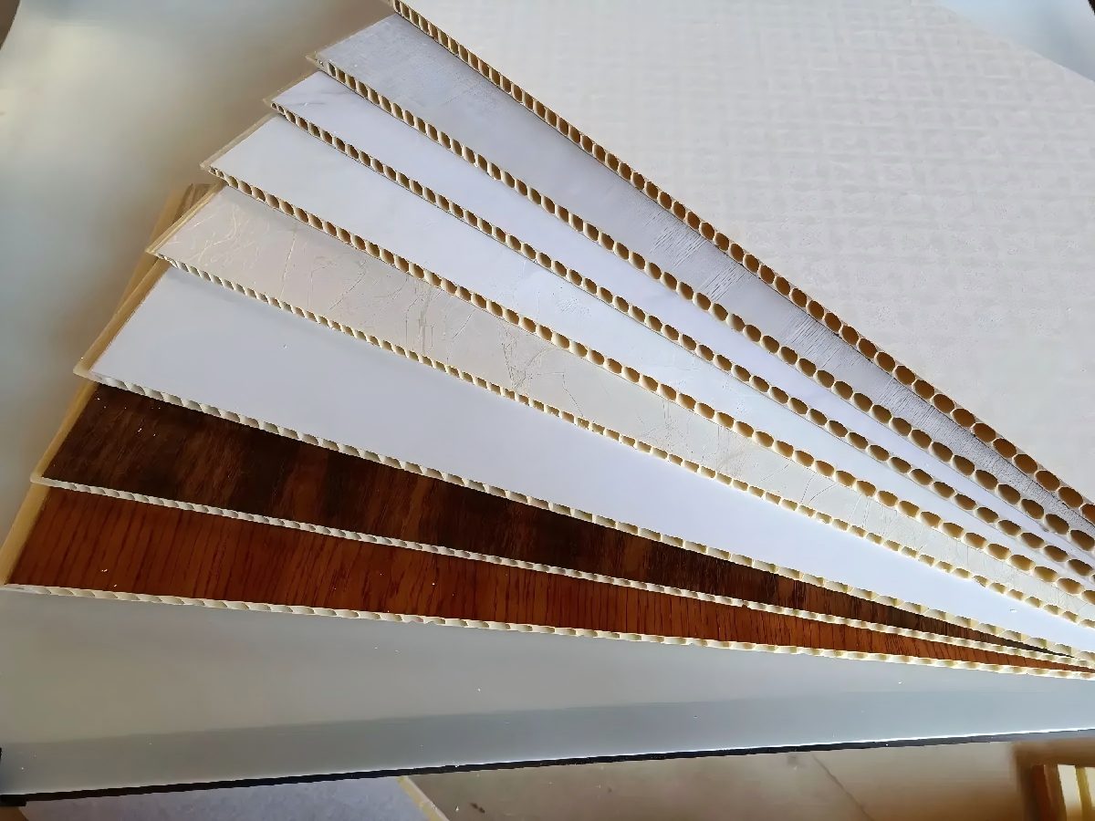 Ligne d'extrusion de profilés de plafond en PVC