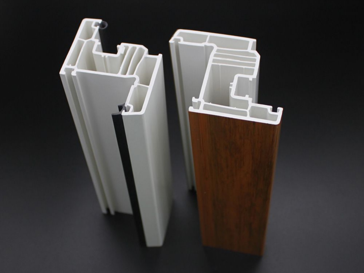 Ligne de production de cadres de fenêtres et de portes en PVC